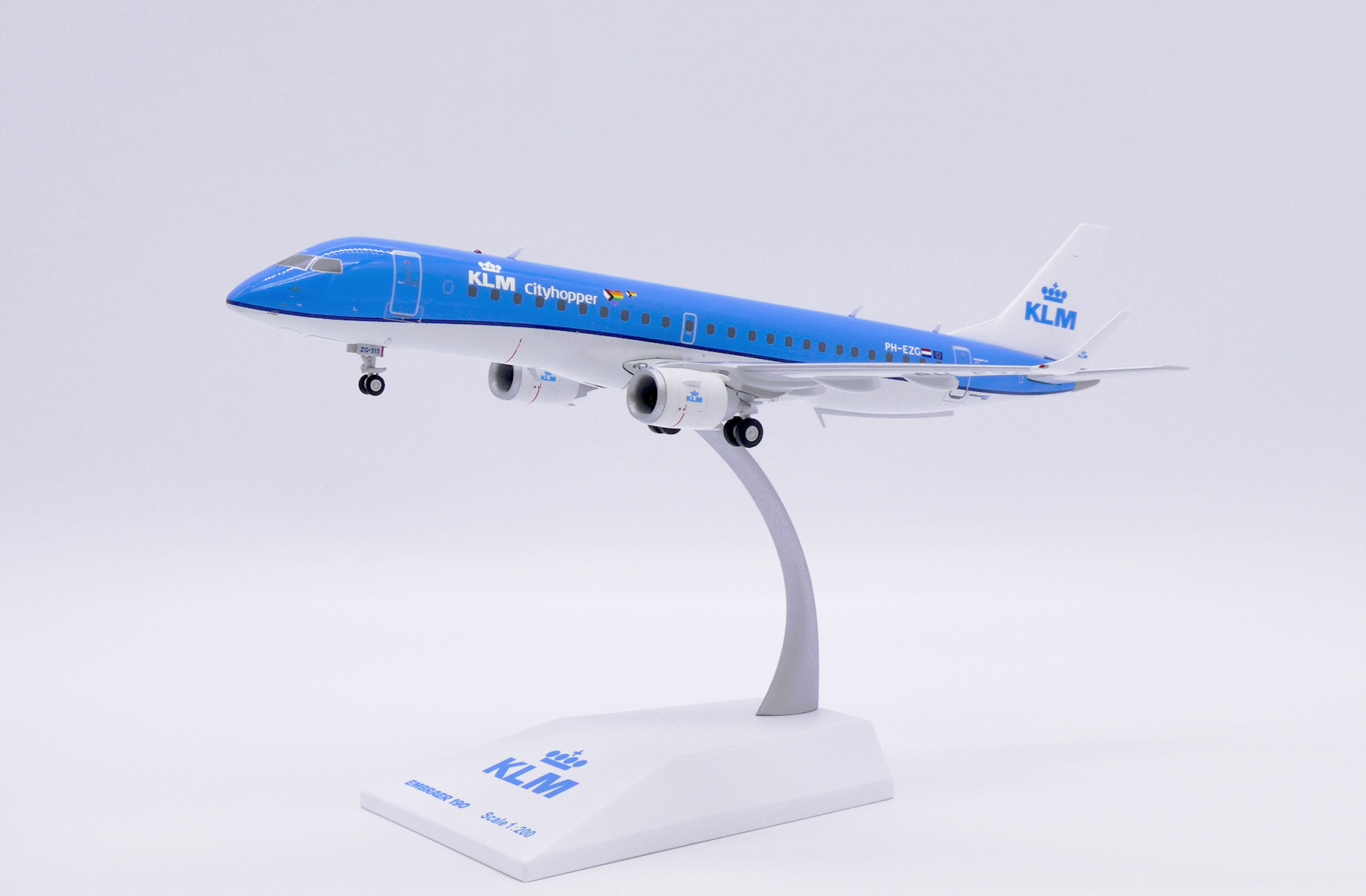 JC Wings 1:200 KLM "Progress Pride" Embraer ERJ190
